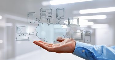 Cloud Computing refere-se à possibilidade de utilizar a capacidade de armazenamento e processamento de computadores por meio de um ambiente online.