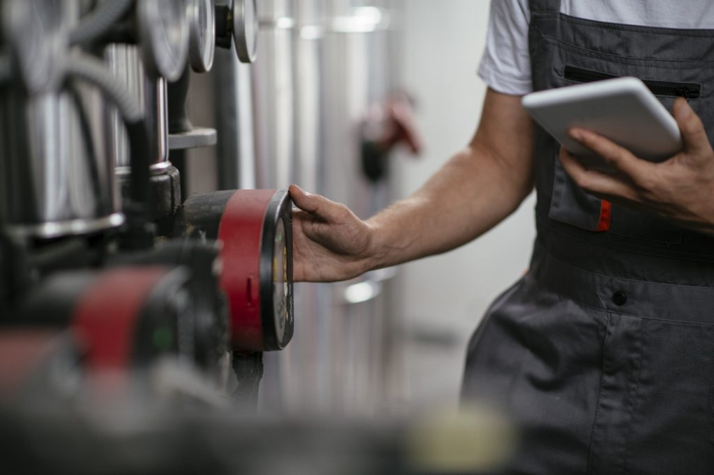 Para que haja um gerenciamento completo de uma empresa é fundamental que os gestores implementem um software de controle da manutenção adequado